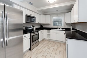 1700 Bruce Drive - Kitchen