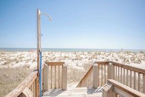 Outside Shower / Beach Access