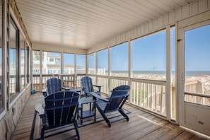 Screened Porch / View