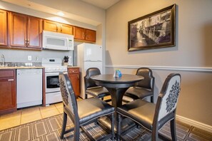 9 Club Wyndham Grand Desert 1 bedroom - dining area (2).jpg