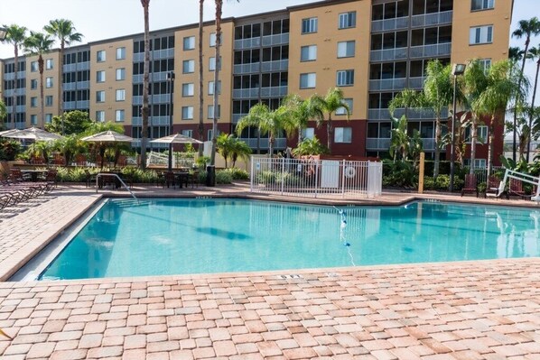 Orlando’s Sunshine Resort™_1a.jpg