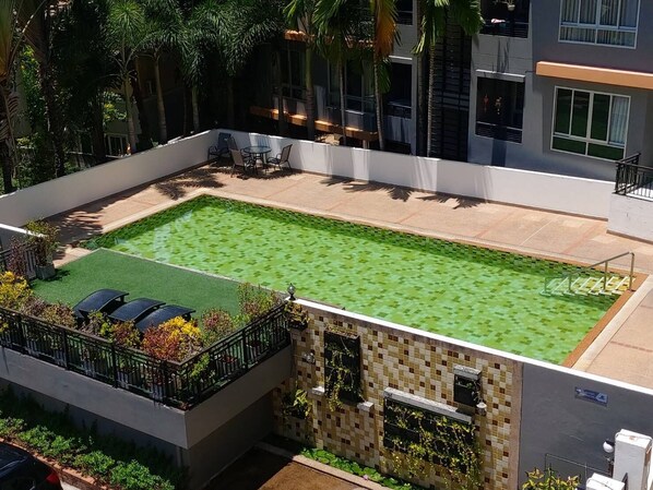 Pool share-allow the resident who stay in condominium.