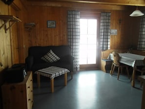 Ferienhaus 3-Wohnküche.jpg