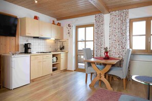 Zwei-Raum-Wohnung Apfelbaum mit Dusche/WC und Balkon-Küche im Appartement Apfelbaum