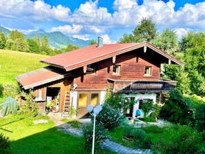 Zwei-Raum-Ferienwohnung im Zuhaus, 45qm, Balkon, Kochnische-Zuhaus Ansicht