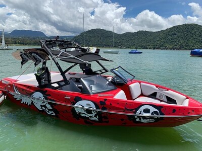 Valle de Bravo Lakefront House. Swimmingpool, Jacuzzi and waterski boat