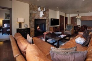 2 Bedroom Den Residence - Solaris Residences Vail