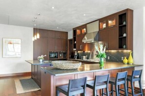 Solaris 3 Bedroom