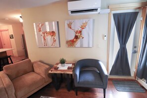 Tasteful decor and A/C