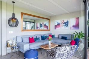 Living room (2)