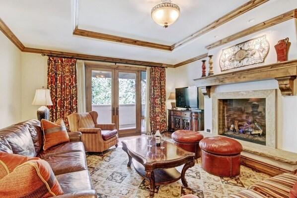 Living Room - The Arrabelle at Vail Square