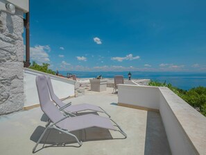 Property, Architecture, Sky, House, Design, Sport Venue, Room, Real Estate, Home, Concrete