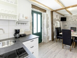 Property, Room, Interior Design, Building, Furniture, House, Floor, Ceiling, Kitchen, Real Estate