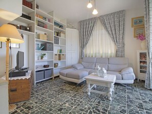 Zimmer, Möbel, Eigentum, Interior Design, Wohnzimmer, Gebäude, Fussboden, Haus, Wand, Grundeigentum