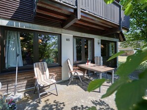 Eigentum, Gebäude, Schatten, Pflanze, Beleuchtung, Die Architektur, Stuhl, Veranda, Holz, Baum