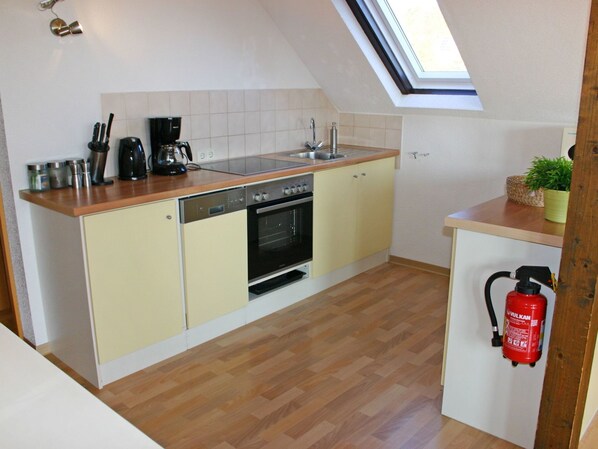 Propriété, Pièce, Cuisine, Comptoir, Meubles, Sol, Cabinetry, Principaux Appliance, Dur, Cuisinière