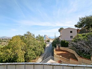 Property, House, Sky, Real Estate, Home, Residential Area, Town, Tree, Building, Vacation