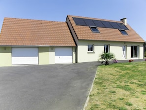 Building, Plant, Window, Sky, Door, Land Lot, House, Asphalt, Wood