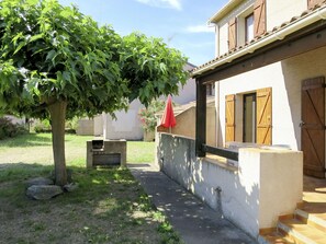 Propiedad, Casa, Bienes Raíces, Árbol, Casa, Edificio, Barrio, Arquitectura, Planta, Barrio Residencial