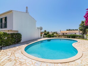 Propriété, Piscine, Bleu, Immobilier, Maison, Bâtiment, Bleu Azur, Zone Résidentielle, Vacances, Domicile