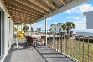 5 SSC111 Balcony