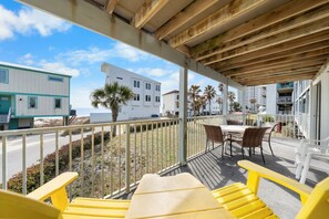 4 SSC111 Balcony