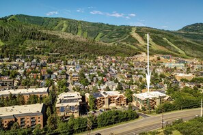 Town Pointe's amazing location within walking distance to the Town Lift and Historic Main Street.