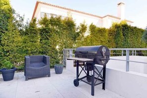 Patio,BBQ facilities,Garden