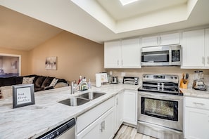 Beautiful newly remodeled kitchen. All new appliances