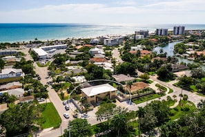 Just a short walk to the beach and St. Armands, Lido Dream is the right choice for your next vacation rental!
