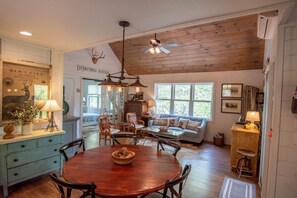 Dining room...