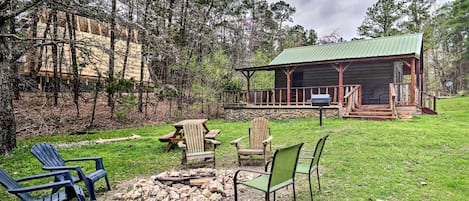 Broken Bow Vacation Rental | 1BR | 1BA | 450 Sq Ft | 3 Steps Required