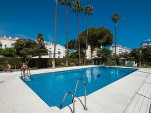 Schwimmbad, Eigentum, Grundeigentum, Freizeit, Urlaub, Gebäude, Wohngebiet, Haus, Wohnung, Baum