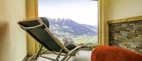 Eigentum, Komfort, Holz, Schatten, Interior Design, Sonnenlicht, Fussboden, Gartenmöbel, Gebäude, Flooring