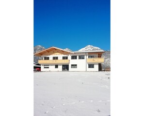 Proprietà, Casa, Cielo, Casa, Immobiliare, Architettura, Costruzione, Tetto, Zona Residenziale, Inverno