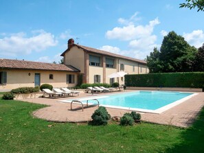 Propriété, Maison, Bâtiment, Piscine, Immobilier, Domicile, Zone Résidentielle, Biens, Arrière-Cour, Villa