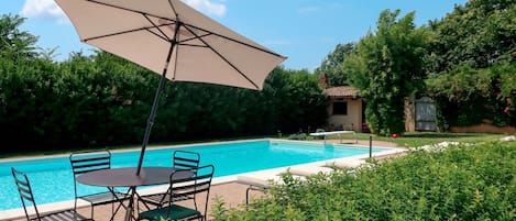 Piscina, Shade, Proprietà, Ricorrere, Tempo Libero, Lettino, Immobiliare, Ombrello, Albero, Vacanza