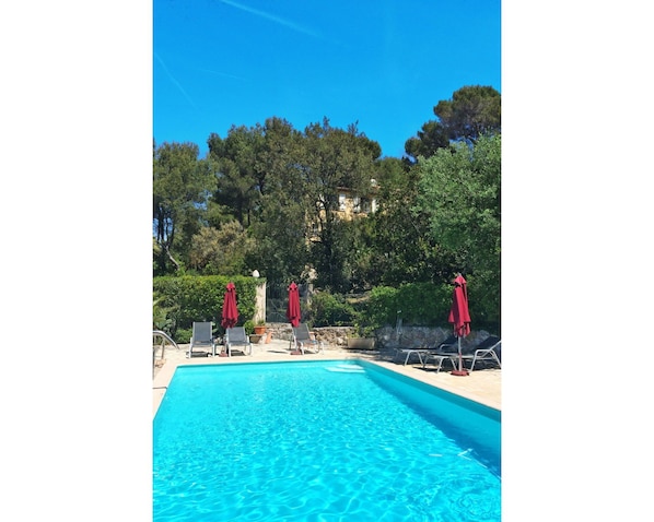 Piscine, L'Eau, Loisir, Aqua, Recours, Bleu Azur, Bleu Majorelle, Composite, Mobilier De Jardin