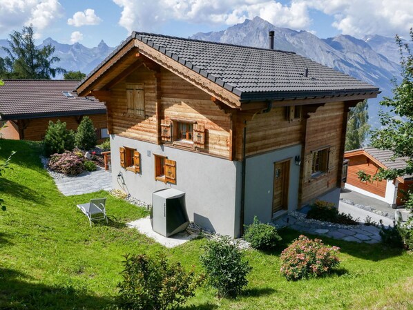 Maison, Propriété, Bâtiment, Domicile, Immobilier, Toit, Chalet, Architecture, Biens, Bois