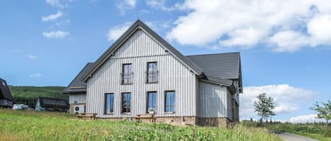 Eigentum, Haus, Bauernhaus, Zuhause, Himmel, Natürliche Landschaft, Bauernhof, Ländliches Gebiet, Gebäude, Grundstueck