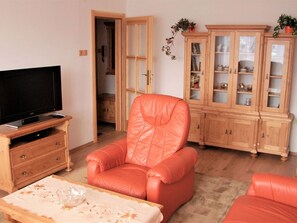 Meubles, PiĂšce, PropriĂ©tĂ©, Salon, Design IntĂ©rieur, Orange, Rose, PĂȘche, CanapĂ©, Maison