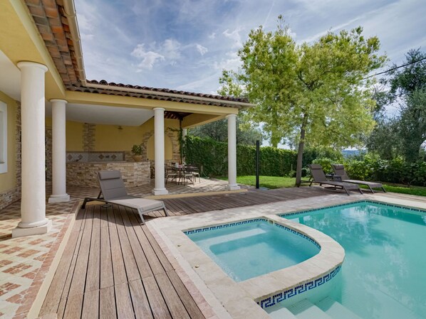 Propriété, Maison, Immobilier, Domicile, Piscine, Bâtiment, Zone Résidentielle, Biens, Architecture, Arrière-Cour