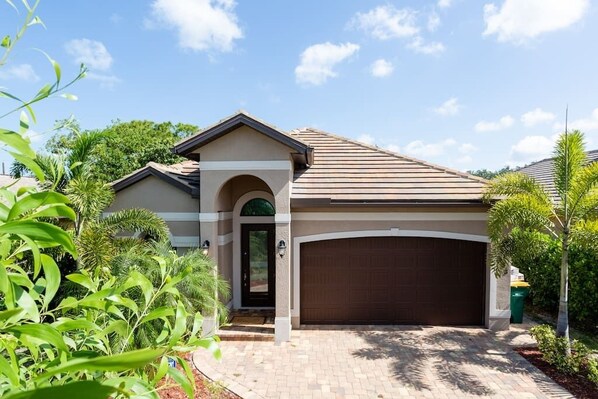 Newly built coastal Naples Park home 
