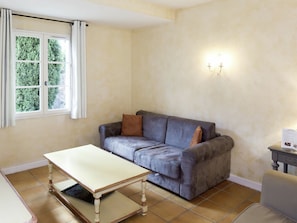 Furniture, Room, Property, Interior Design, Floor, Wall, Living Room, Building, Table, Bedroom