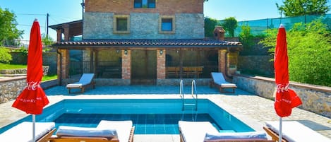 Water, Sky, Property, Building, Swimming Pool, Plant, Outdoor Furniture, Window, Shade, House
