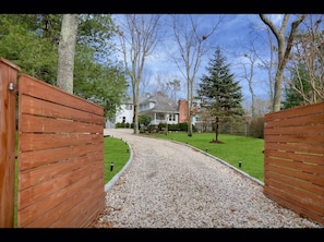 entrance driveway to the villa