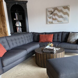 Living Room with TV with high powered internet service.