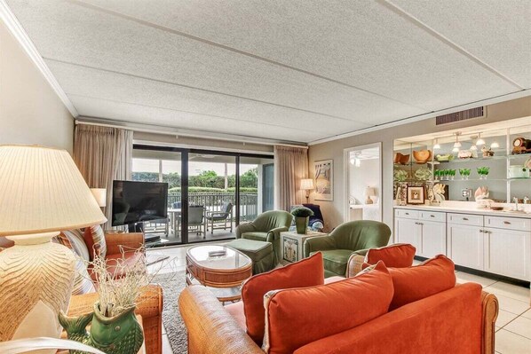 Room to Spread Out with Several Seating Options
