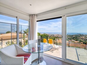 Propriété, Pièce, Immobilier, Bâtiment, Maison, Design Intérieur, Meubles, Domicile, Balcon, Fenêtre