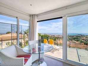 Propriété, Pièce, Immobilier, Bâtiment, Maison, Design Intérieur, Meubles, Domicile, Balcon, Fenêtre